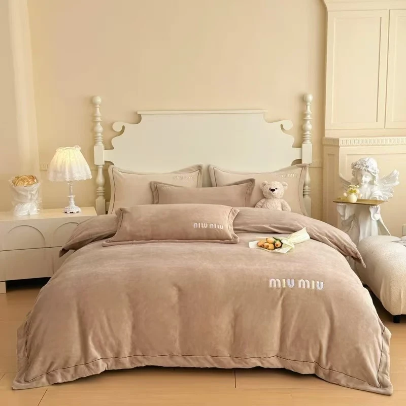 卡其色miu牛奶绒四件套2.0*2.3