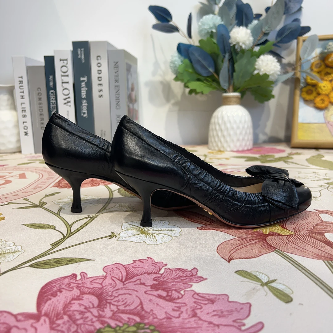 95新 Prada/普拉达 普拉达高跟鞋35.5码 cj1671