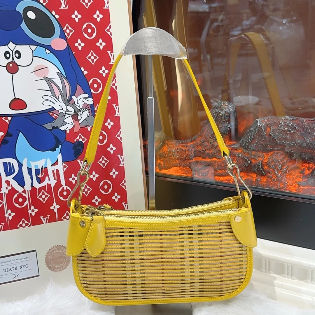 95新 BURBERRY/博柏利 巴宝莉腋下包a5101