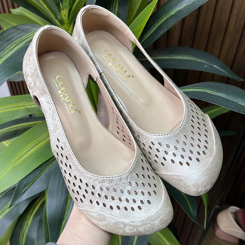 6889春夏季妈妈鞋中老年一脚蹬舒适百搭镂空浅口时尚透气洞洞鞋