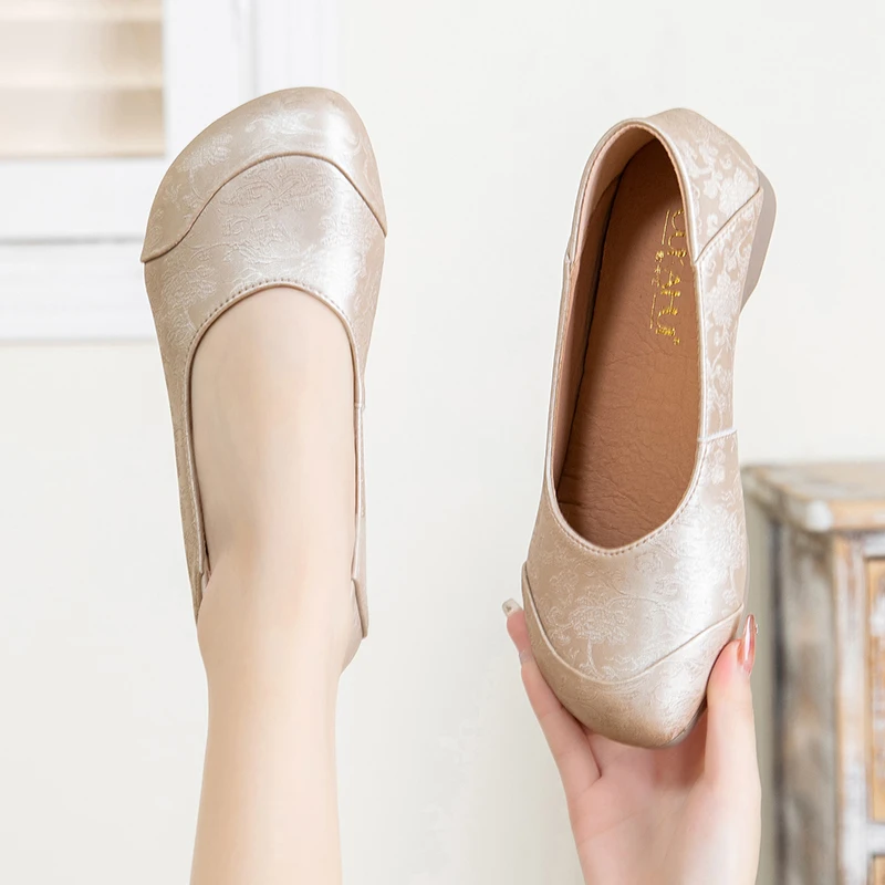 29999春季新中式软底软面休闲女鞋舒适百搭民族风旗袍鞋妈妈鞋