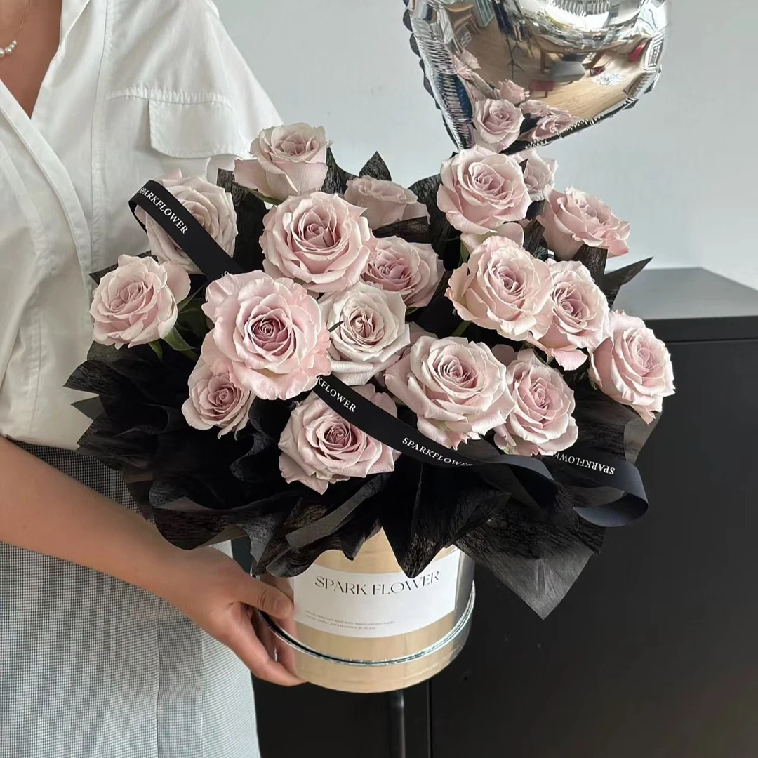 温柔不失高级-19朵曼塔玫瑰抱抱桶礼物纪念日礼物闺蜜花礼生日礼物抱抱桶花束玫瑰鲜花配送上门