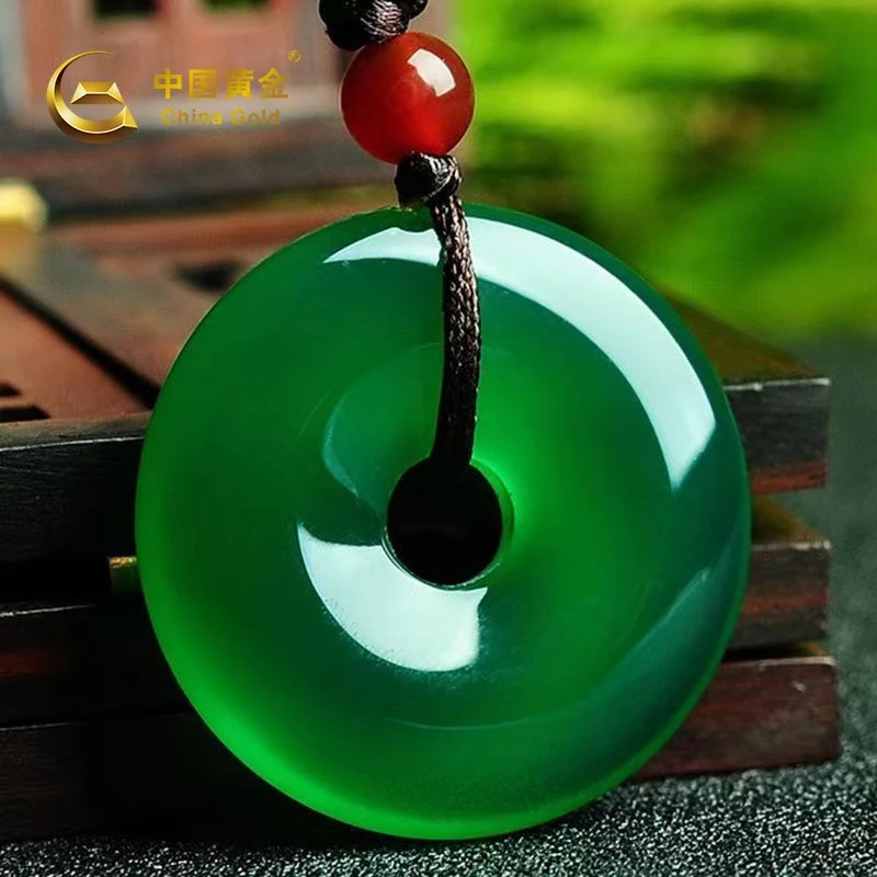 中国黄金百搭款菠菜绿玉髓满绿高档平安扣吊坠男女款挂件商城