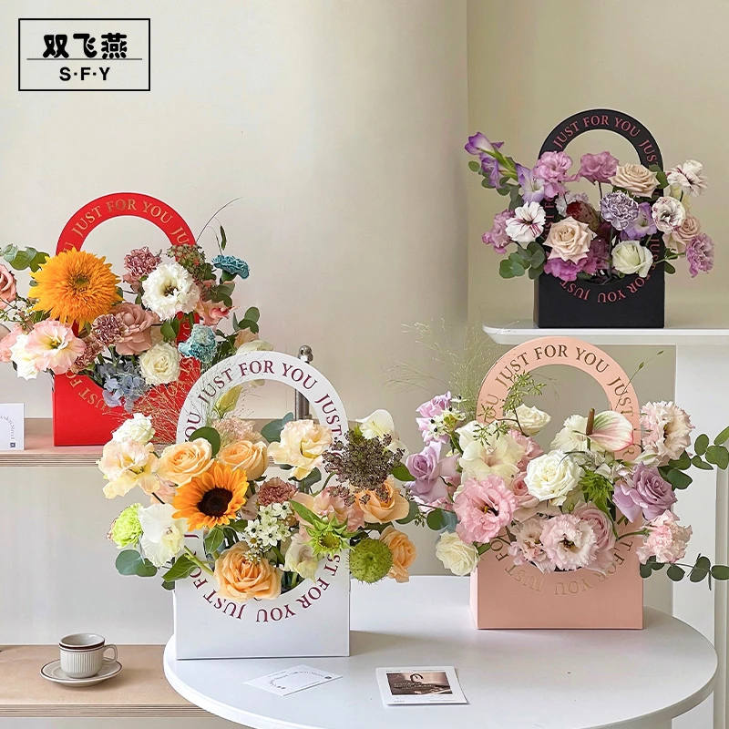 简约手提花盒鲜花插花花艺沙龙英文花篮折叠礼物礼品包装材料花店