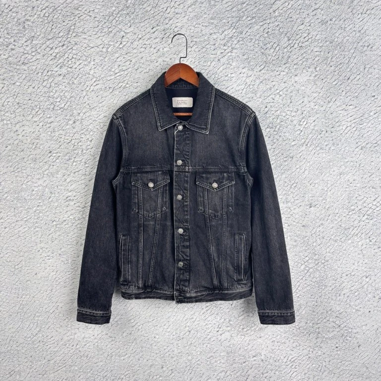 GIVENCHY纪梵希白色字母logo牛仔水洗翻领夹克 成色:99新 尺码:L