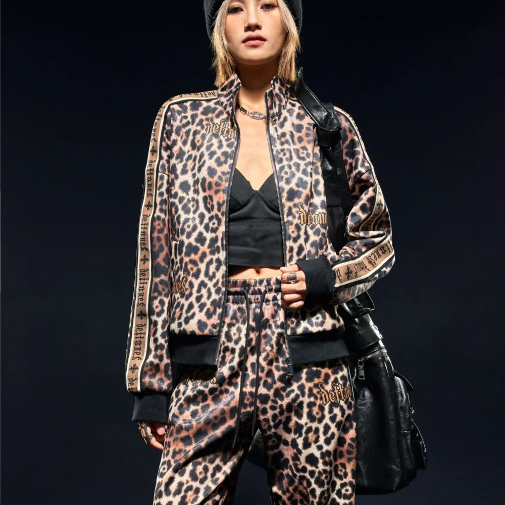 宽松女士时尚服装女装迷彩欧美运动秋冬豹纹女Q30664A