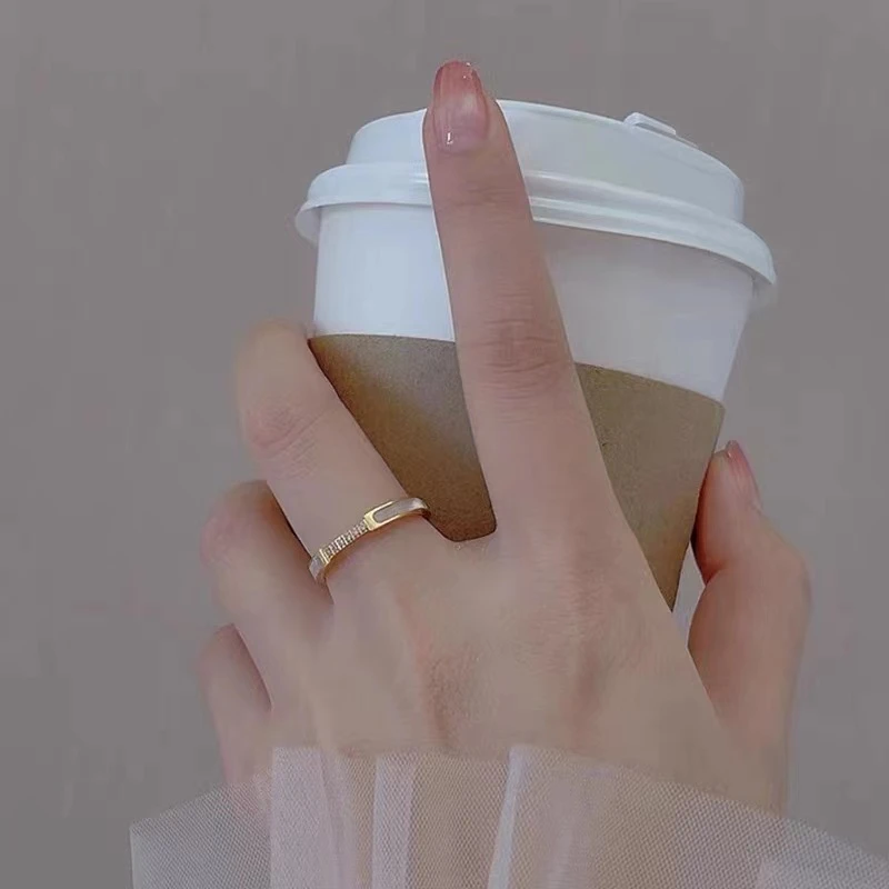 钛钢戒指 不掉色 白色天然贝壳微镶锆石戒指 B121