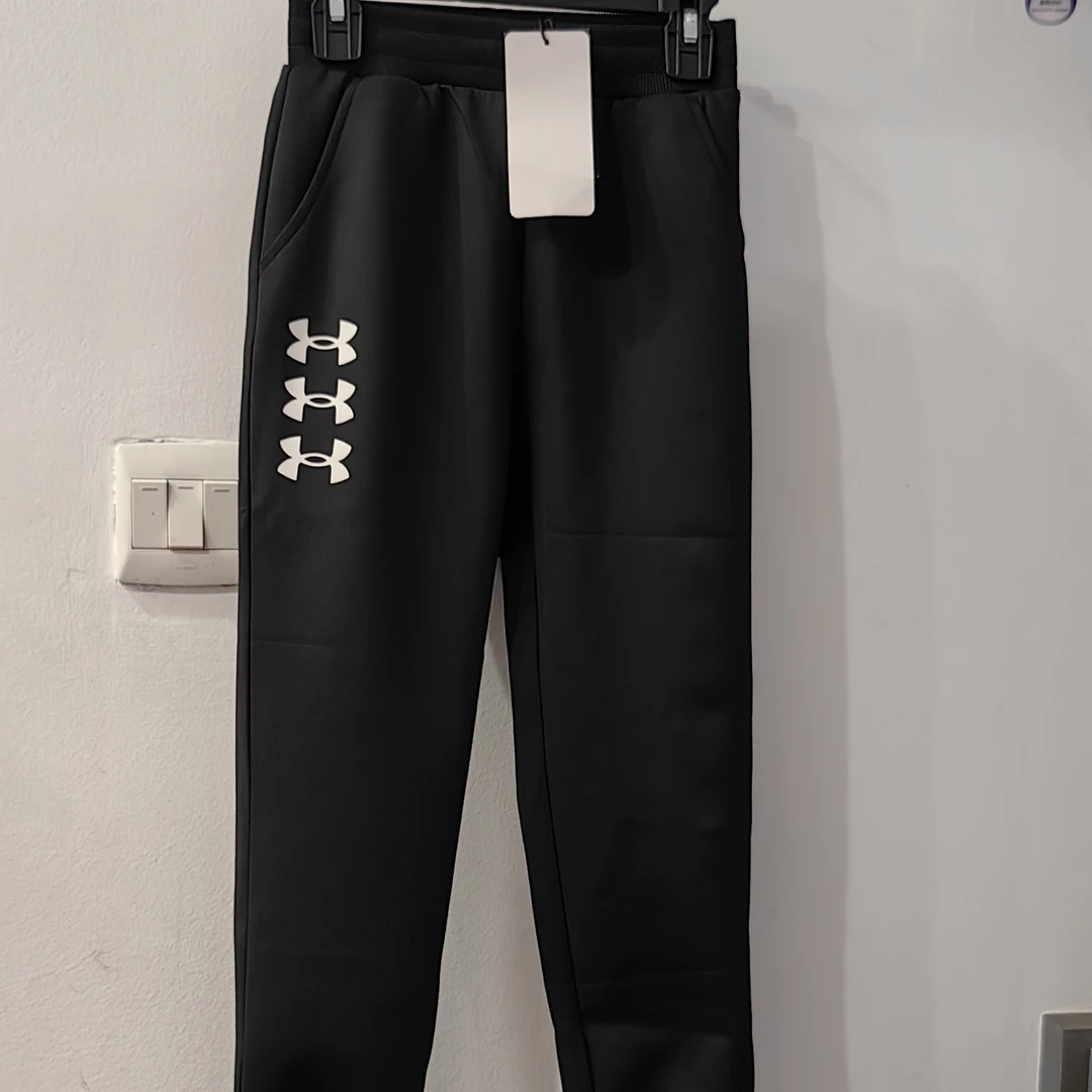 安德玛中大童3个标卫裤，可以调换其他款，退货需要支付30元质检费