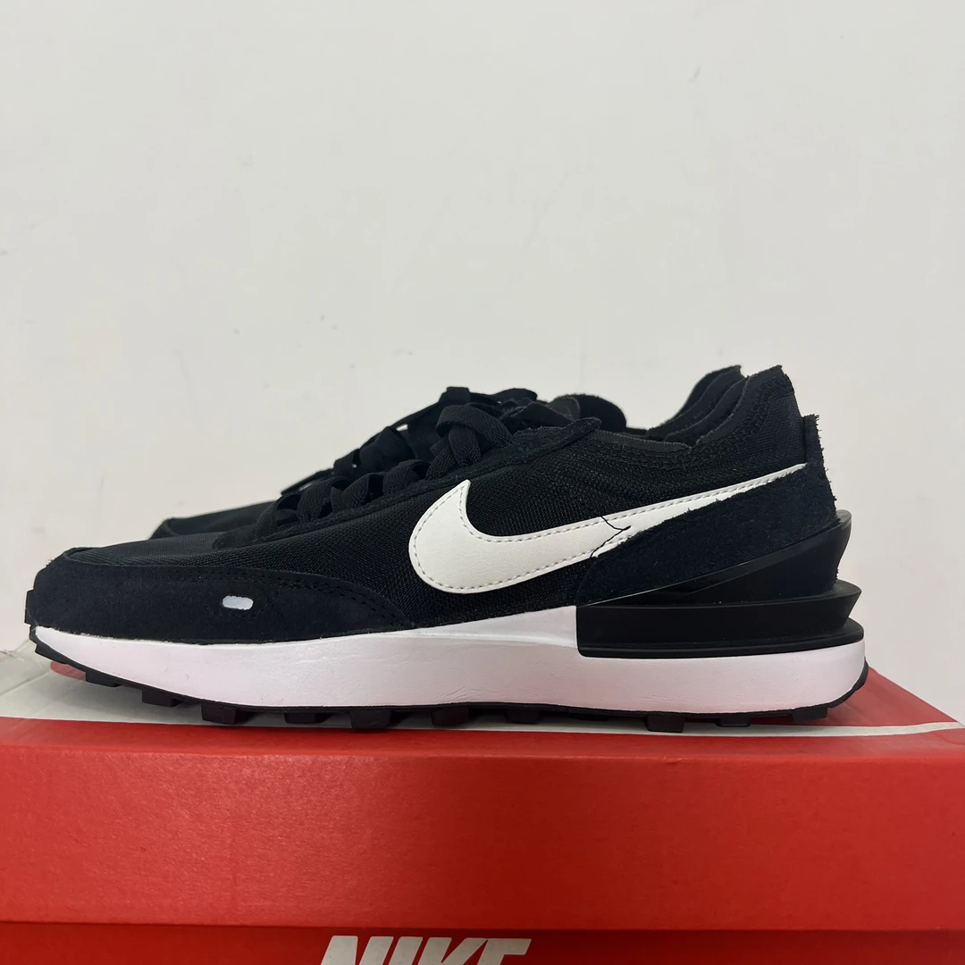 NIKE耐克成人跑步鞋 女款拼色透气轻便