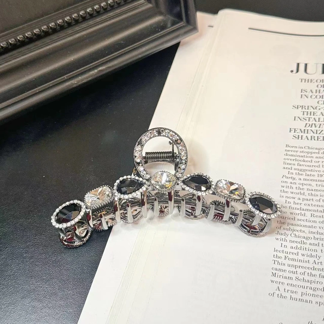 百搭轻奢赫本风闪钻大抓夹