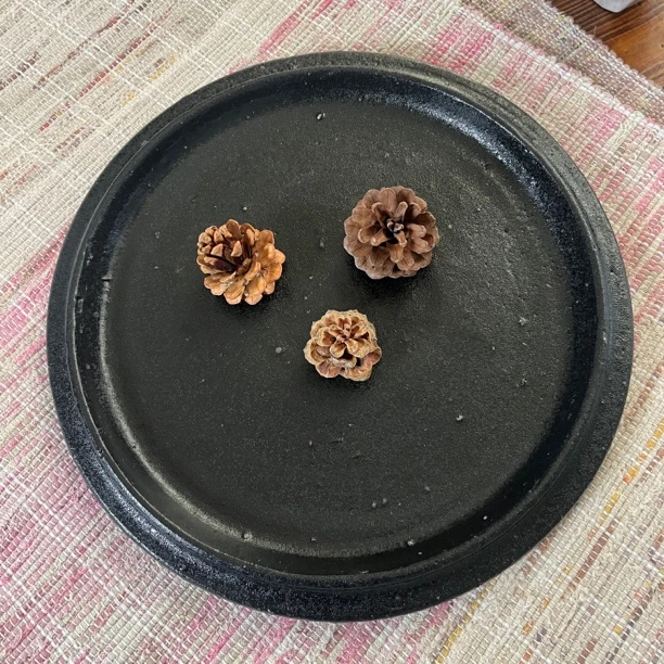 陶乐记｜手作黑色日式立边大圆盘创意复古粗陶菜盘