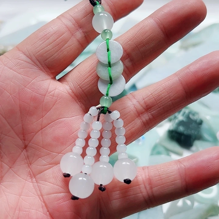 翡翠挂件未镶嵌纯天然