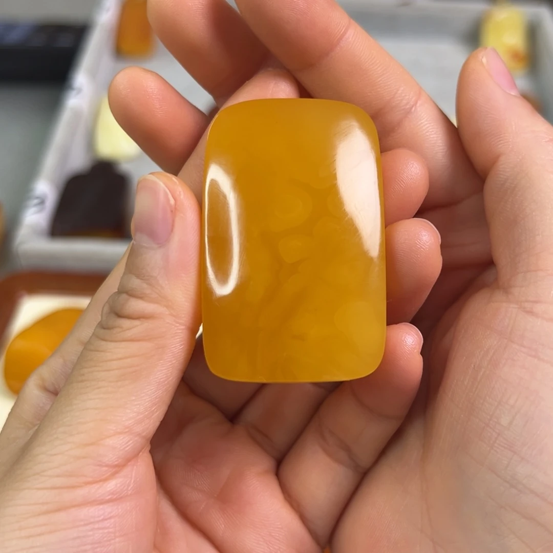 蜜蜡裸石未镶嵌蜜蜡
