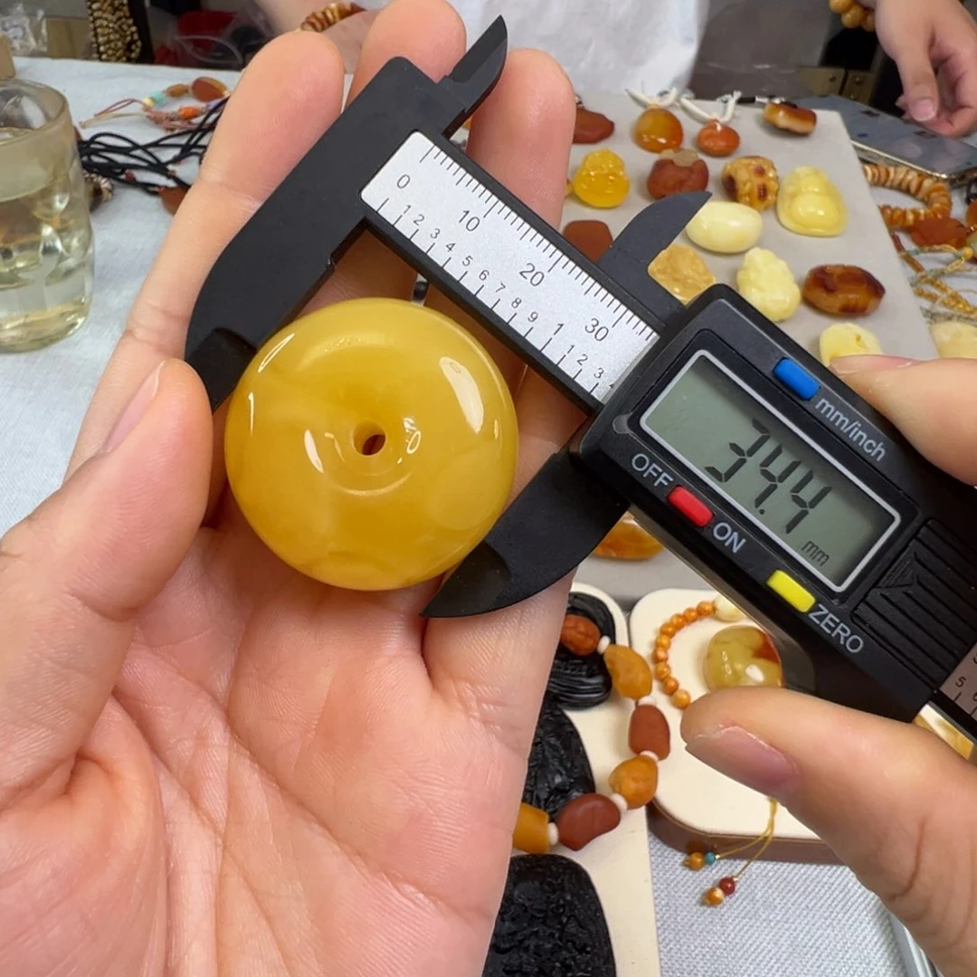 蜜蜡裸石未镶嵌蜜蜡