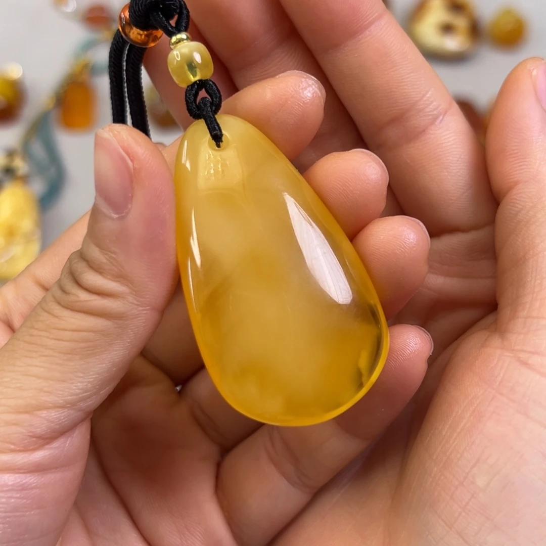 蜜蜡裸石未镶嵌蜜蜡