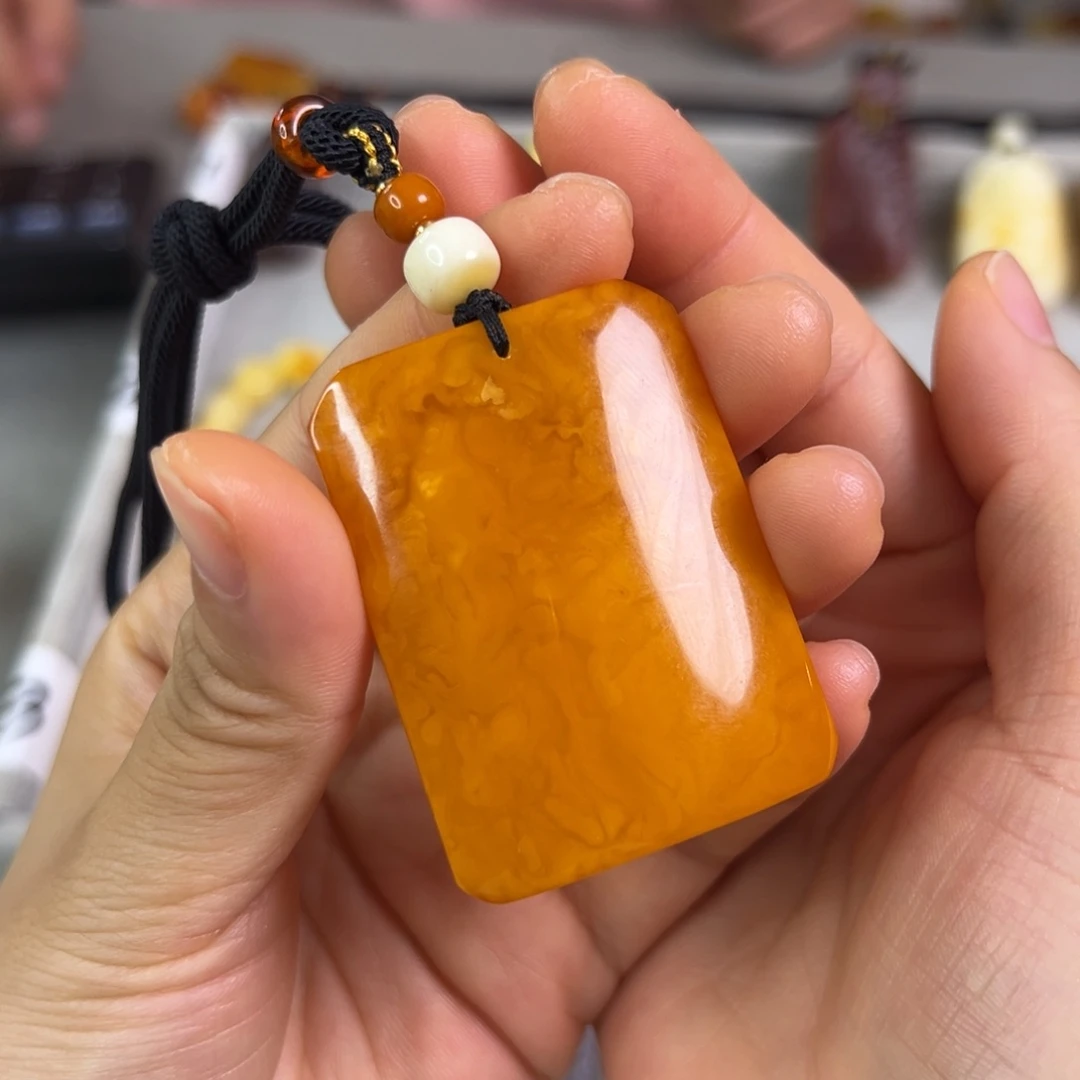 蜜蜡裸石未镶嵌蜜蜡