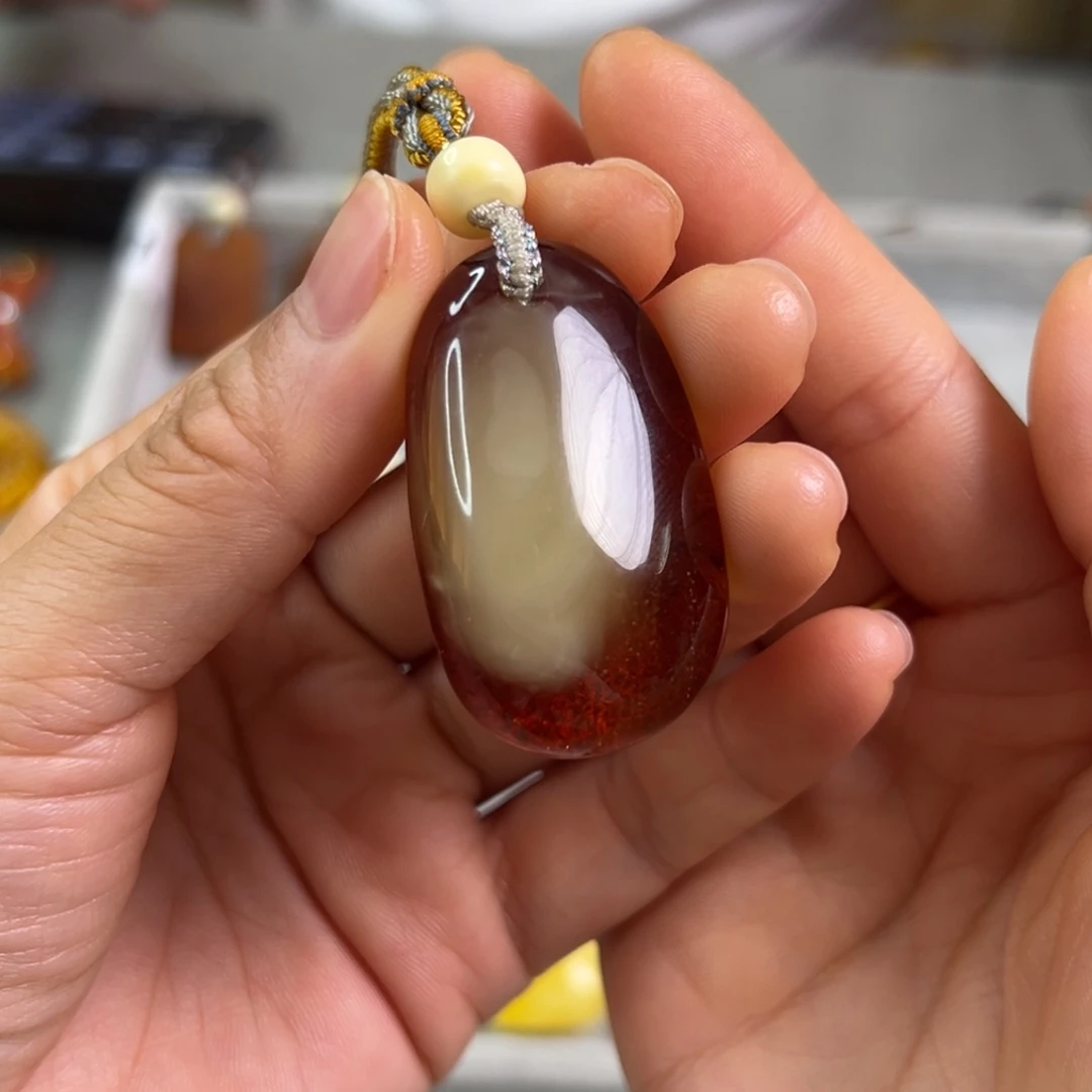 蜜蜡裸石未镶嵌蜜蜡