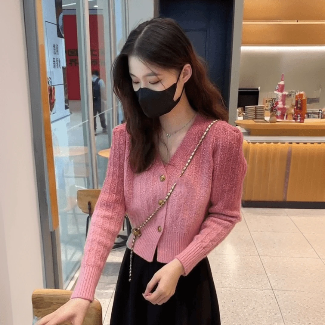 新款渐变色v领收腰短款毛衣单排扣针织开衫女秋冬小香风法式气质