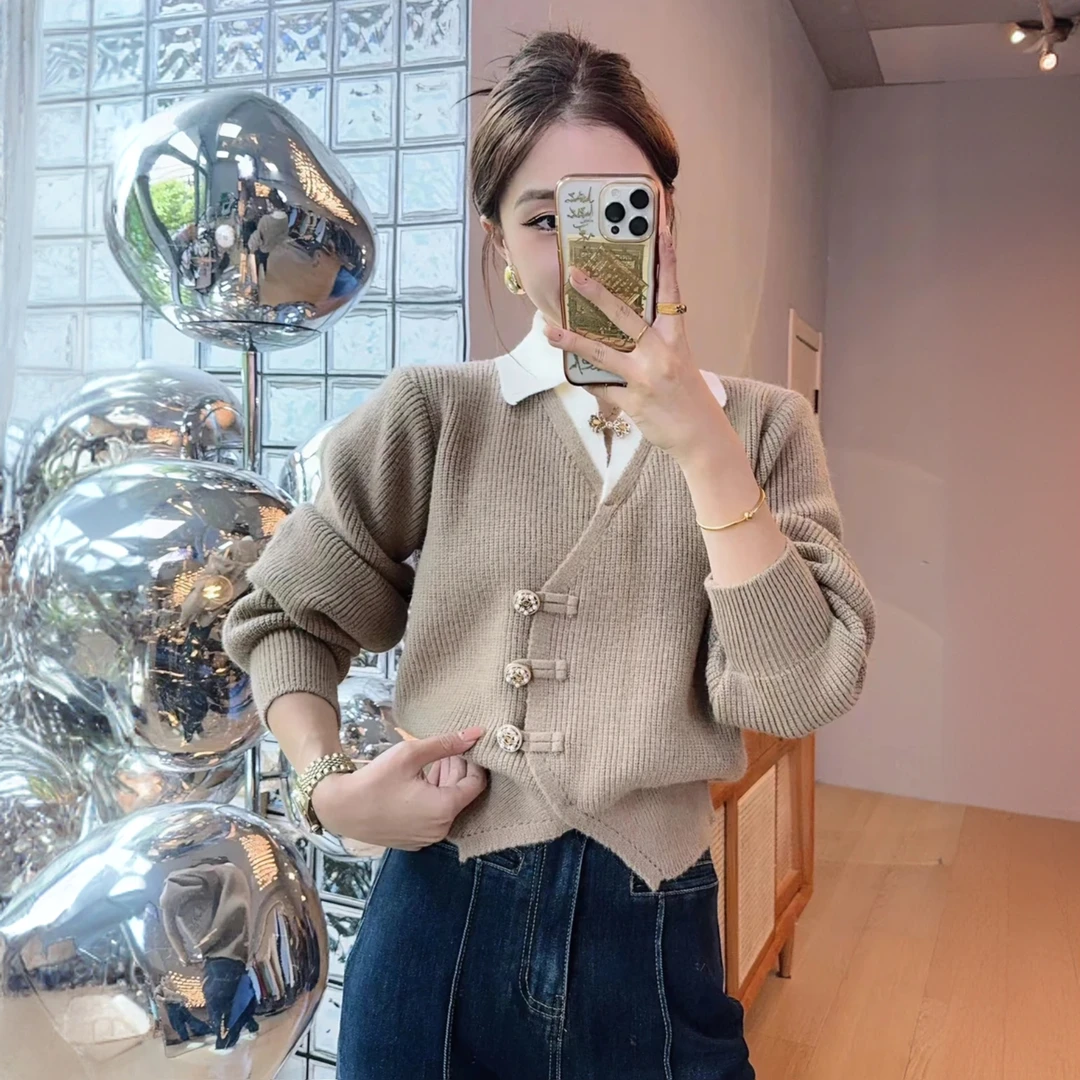 设计感撞色拼接假两件毛衣女2025秋冬软糯针织开衫短款盘扣上衣潮