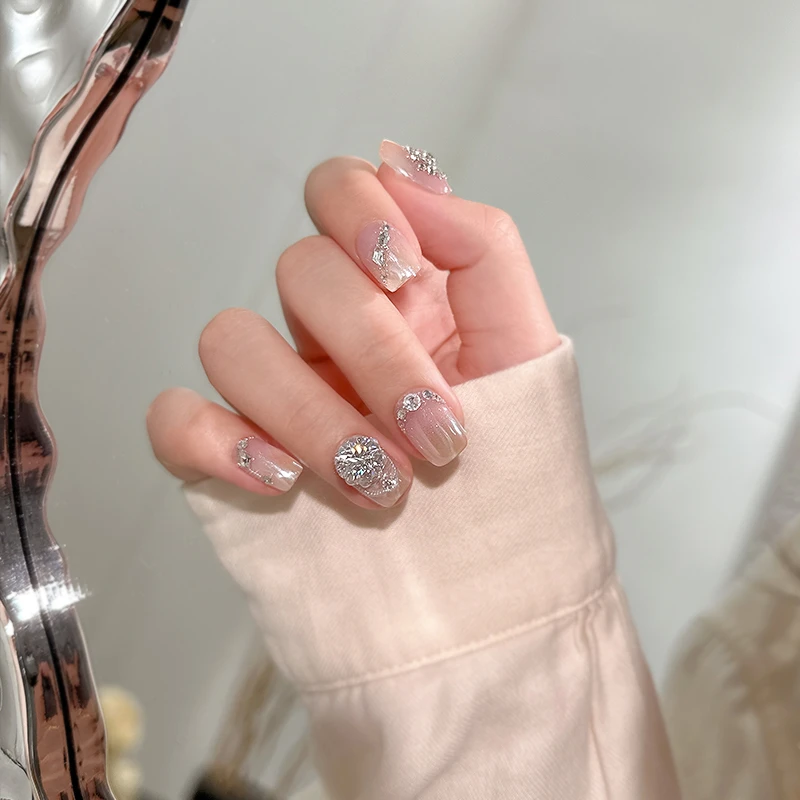 【星月传奇】莫桑钻手工穿戴甲极光粉华子贴钻温柔显白款美甲