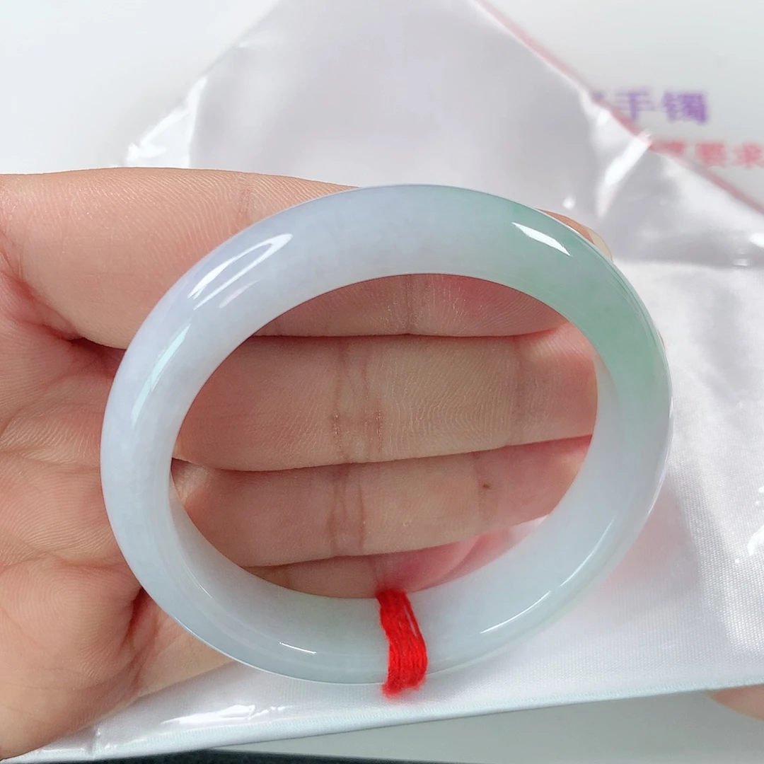 翡翠手镯未镶嵌 N 正圈 ⑧⑤