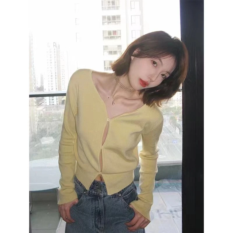 奶黄色针织开衫女春秋季新款修身百搭冬款内搭简约毛衣外套上衣