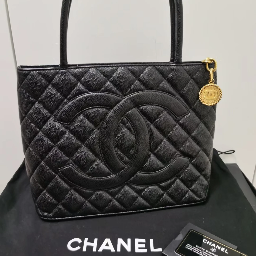 95新 Chanel/香奈儿 艾瑟尔奢品/黑金希尔顿/9758