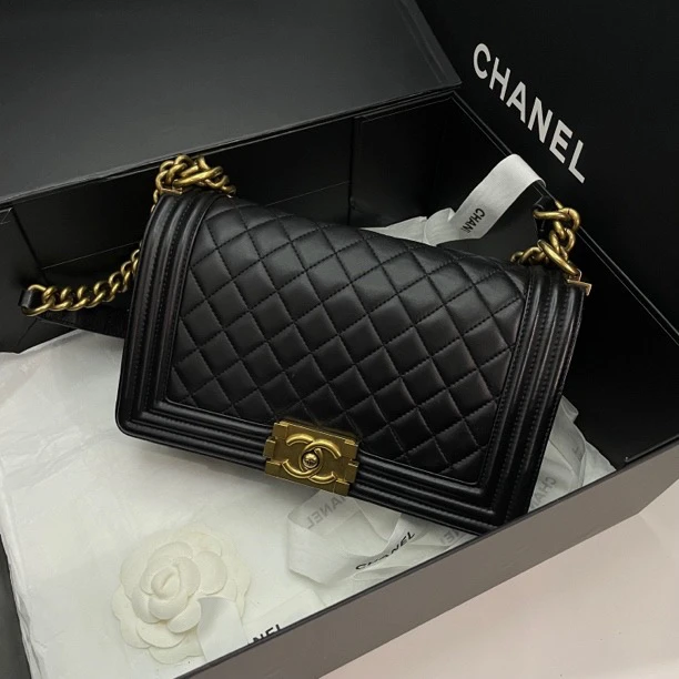 95新 Chanel/香奈儿 艾瑟尔奢品/黑金中号leboy/2904