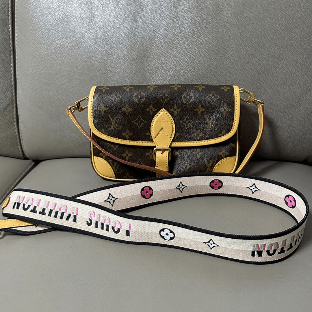全新未使用 LouisVuitton/路易威登 LV黑肩带法棍daine