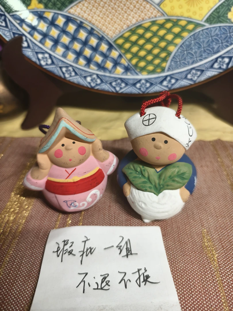 一对娃娃陶铃摆件