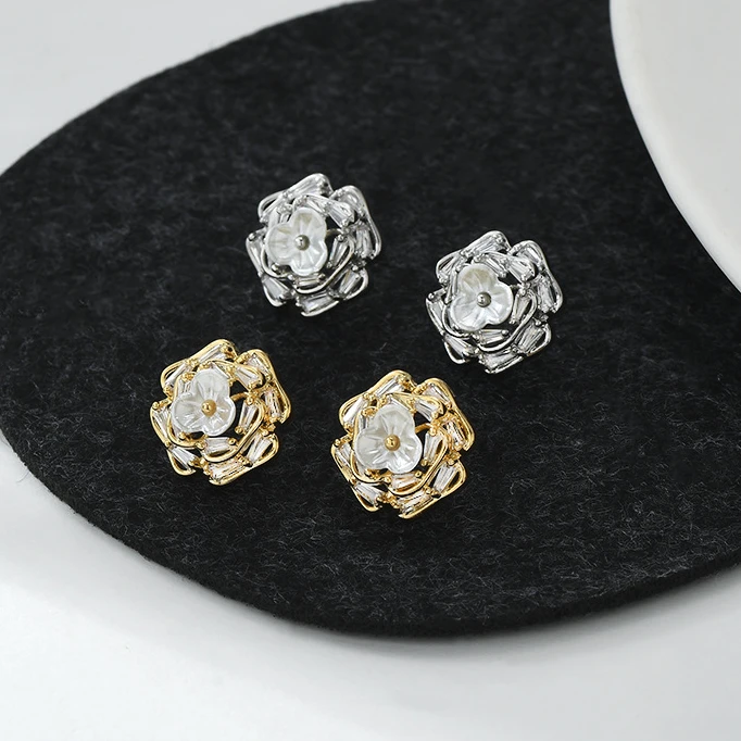 铜合金合成锆石耳饰 春夏新款镶锆石个性耳钉女S925银针高级感