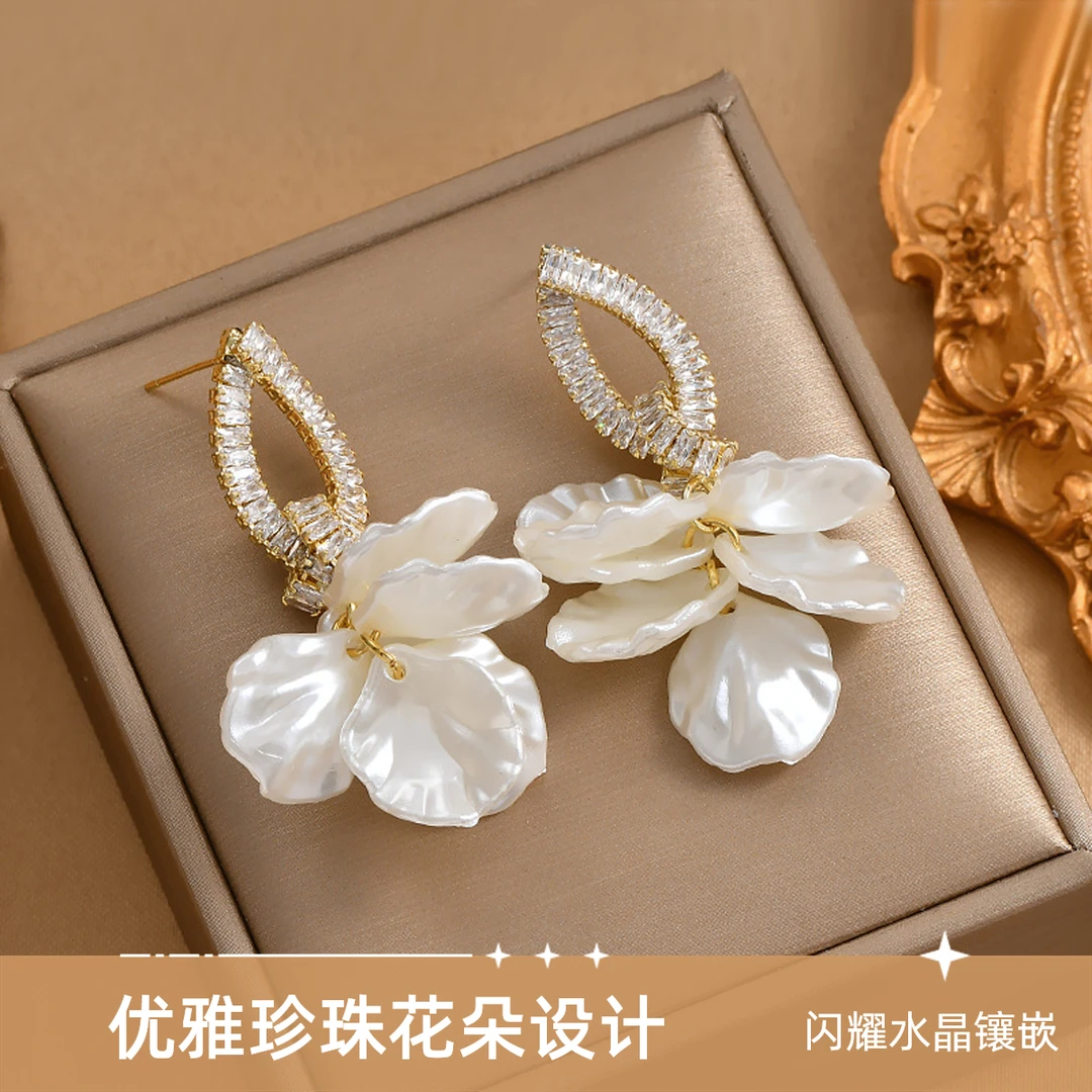 铜合金仿珍珠耳饰 2023年新款潮气质耳钉女小众设计感