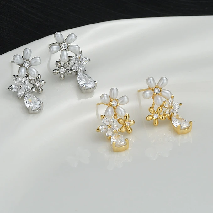 铜合金合成锆石耳饰 夏季新款S925银针韩时尚设计花瓣耳钉女高级