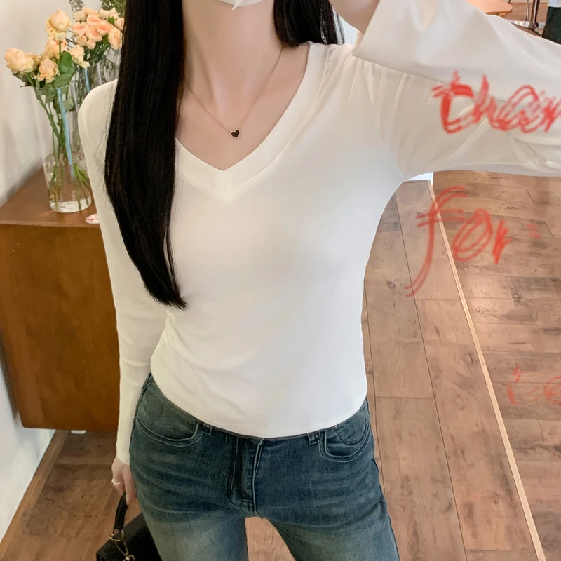 年谜长袖t恤女V领2024秋冬修身显瘦百搭体恤上衣正肩内搭打底衫潮