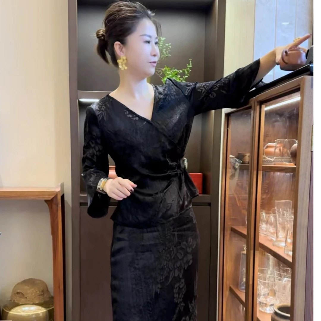 YJ原创设计高端黑色提花缎上衣+时尚气质显瘦裙子裤子套装