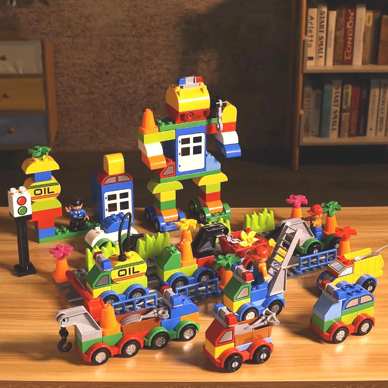 大颗粒积木变形合体机器人百变工程汽车男孩女孩益智拼装玩具