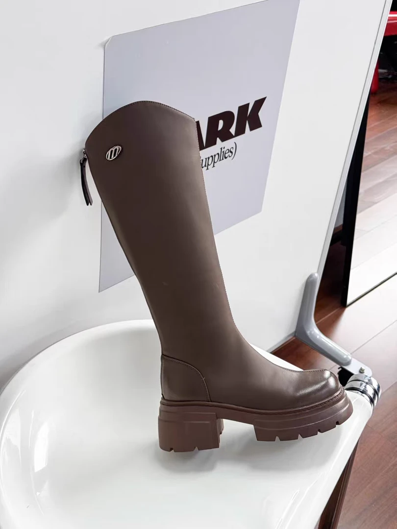 2024时尚英伦风长筒靴女新款