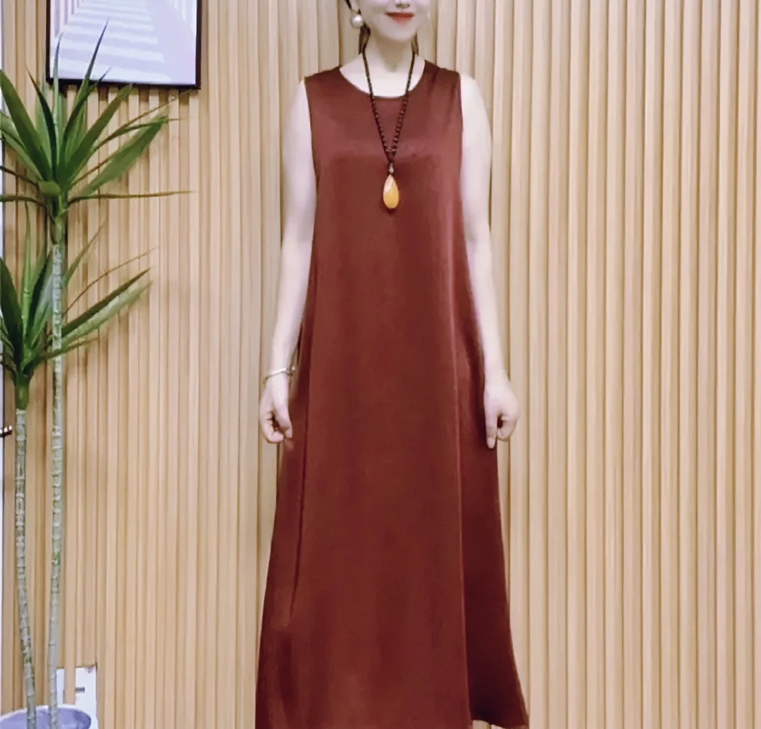 【衣雅严选】8101-605新品重磅时尚款手抓花无袖背心长裙