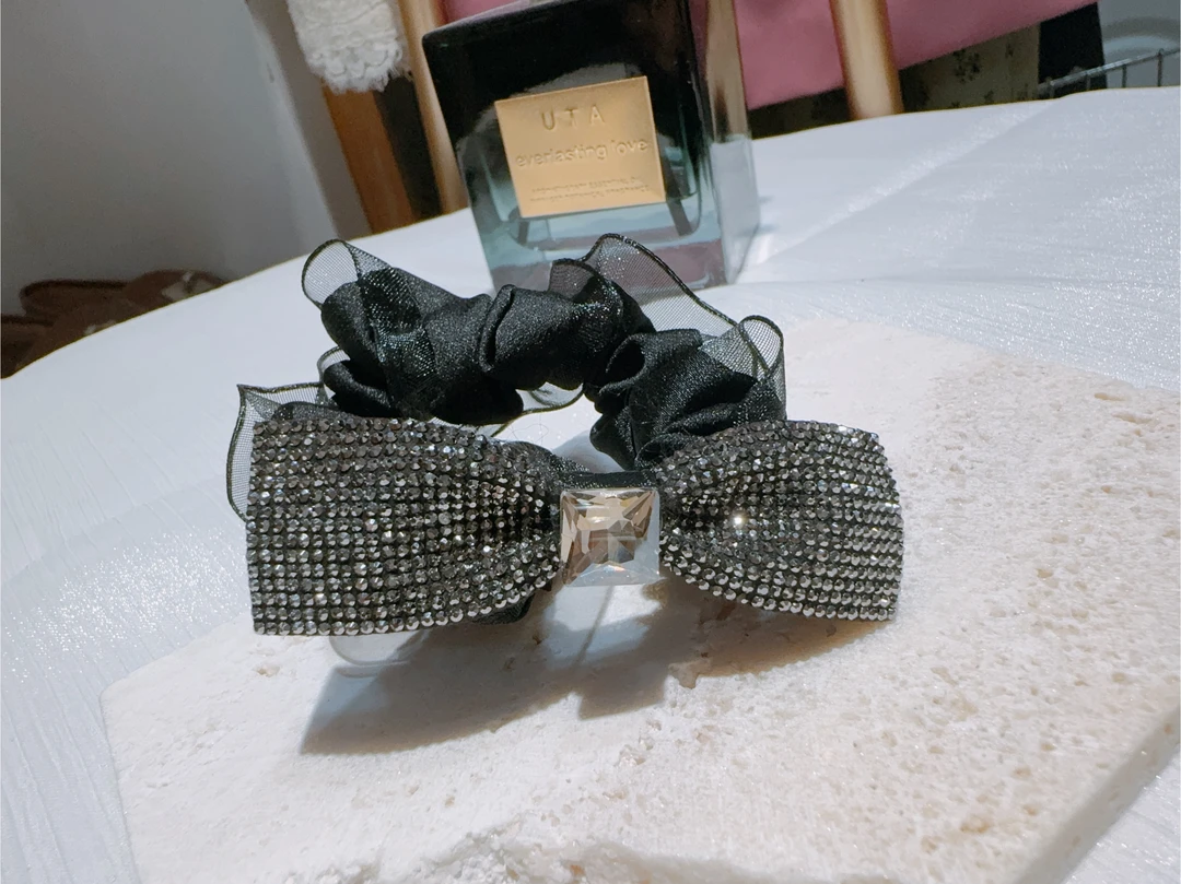 不点推荐蝴蝶结钻发圈