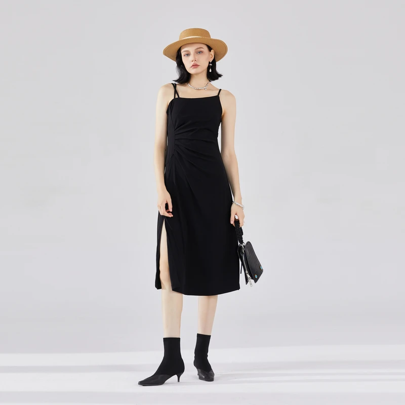 谜底吊带连衣裙女2023秋新款气质小黑裙收腰百搭吊带裙233ML5044