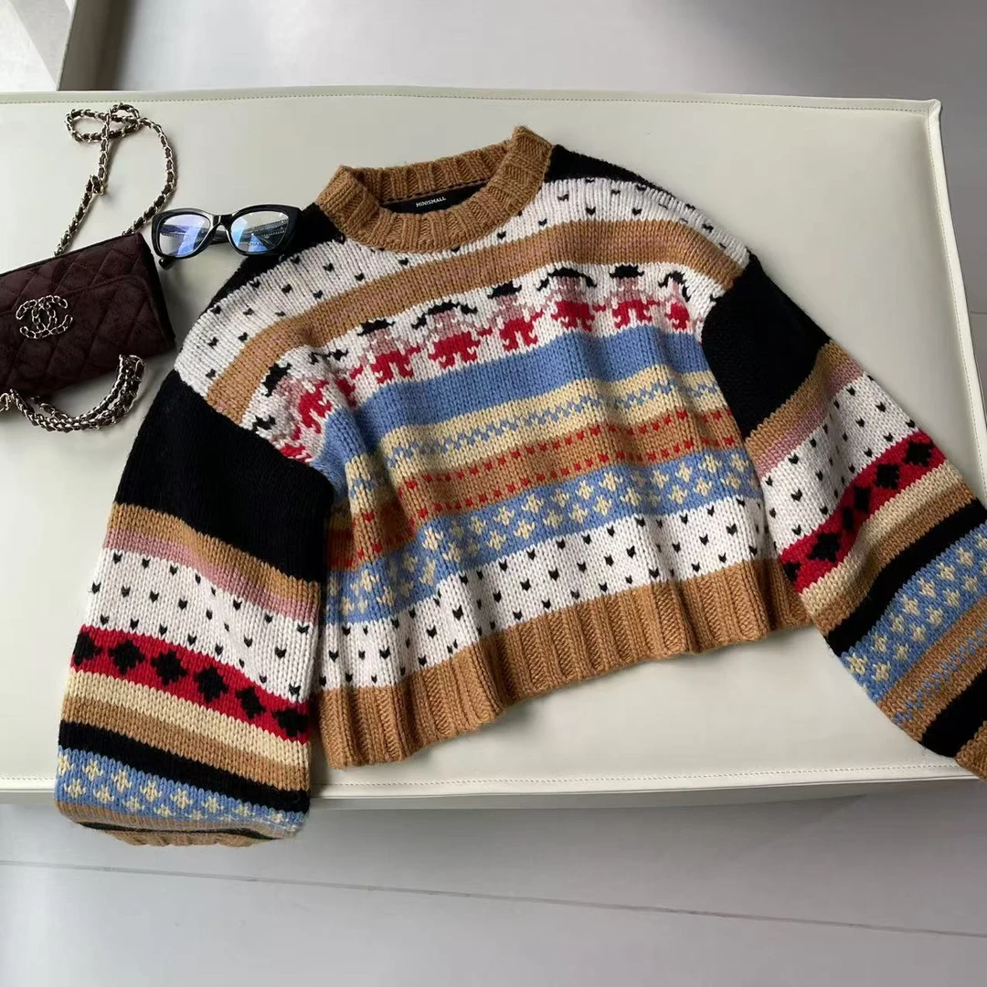 2024秋冬新款女士时尚别致提花设计感宽松显瘦百搭针织长袖上衣