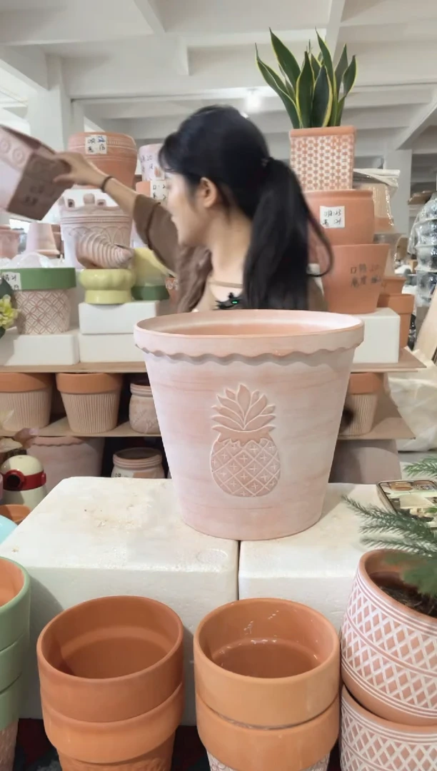 【闪购商品】红陶20CM以下复古菠萝26-24