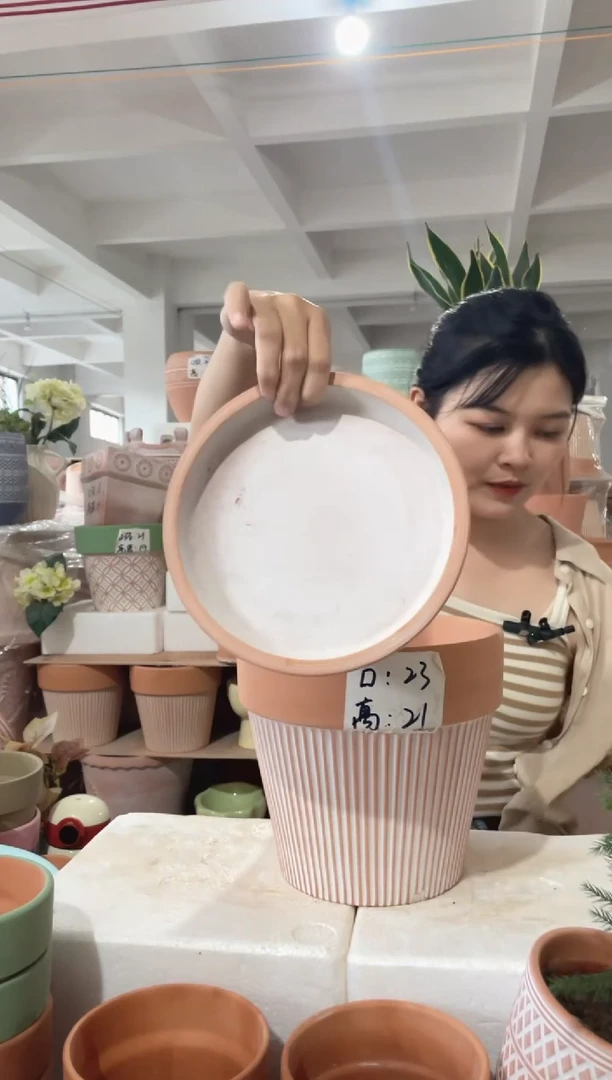 【闪购商品】红陶20CM以下带托复古竖纹23-21