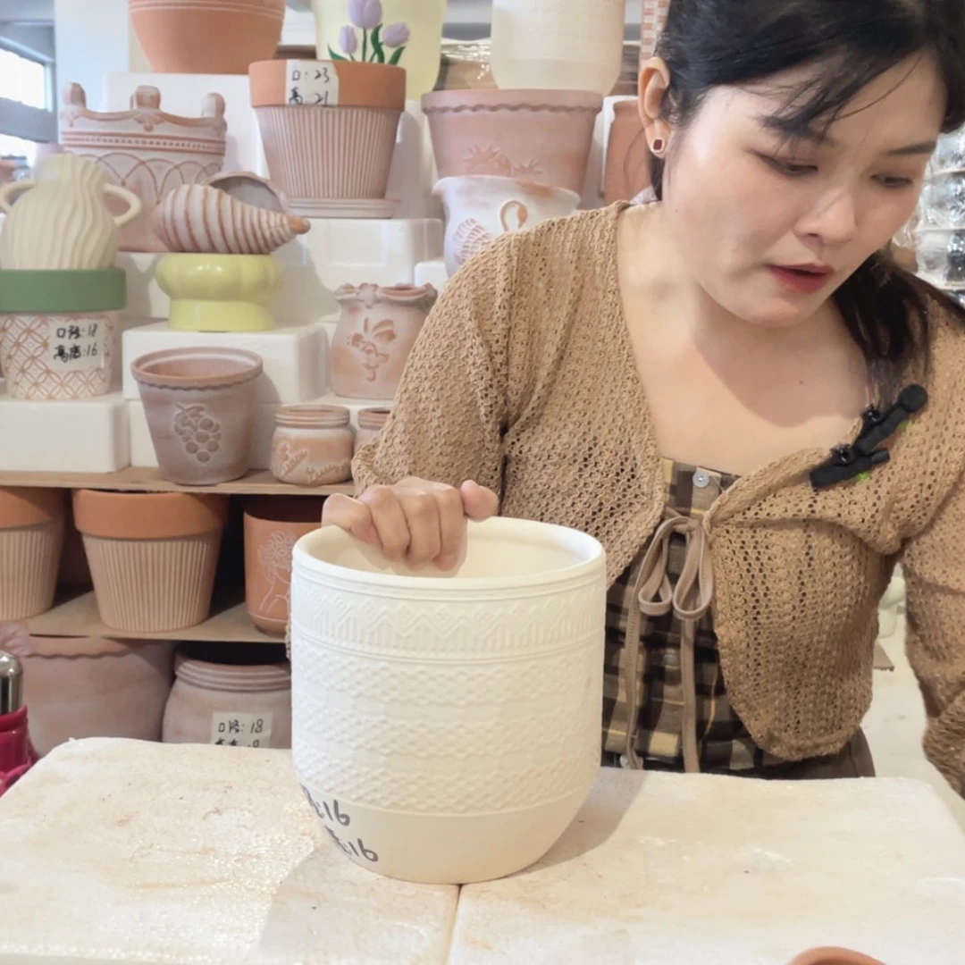 【闪购商品】红陶20CM以下Ｘ１１９机雕白陶16-16