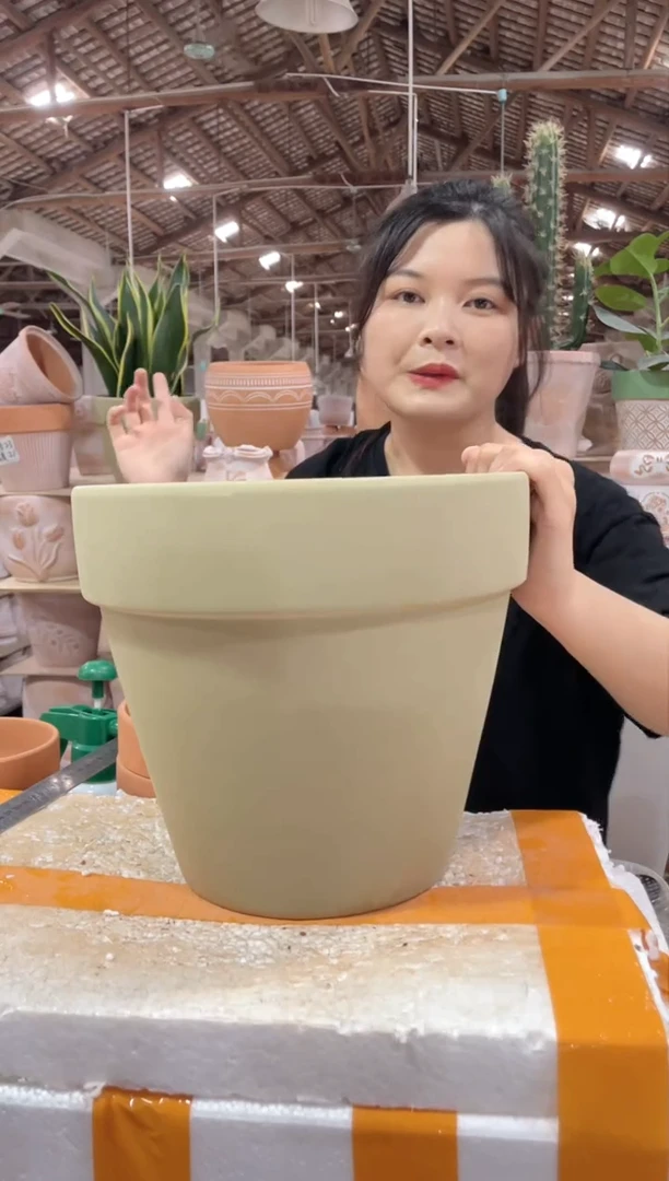 【闪购商品】红陶20CM以下摩卡国际盆口25高23