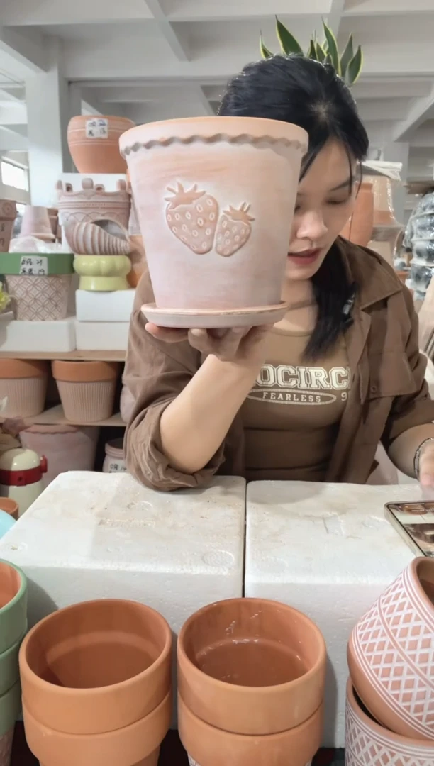 【闪购商品】红陶20CM以下带托复古草莓15-14
