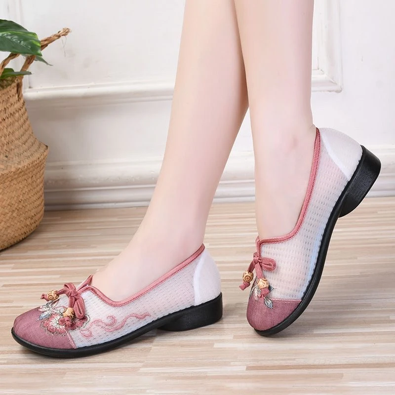 夏季软底妈妈鞋民族风绣花鞋老北京布鞋汉服绣花鞋透气平底汉服鞋