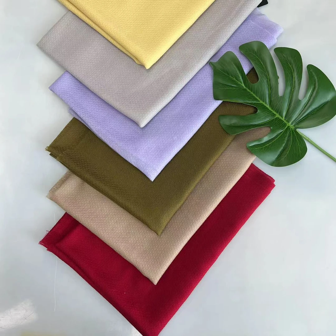 新款绵羊毛200支水溶薄款围巾披肩空调披肩百搭纯色紫色 花纹0718