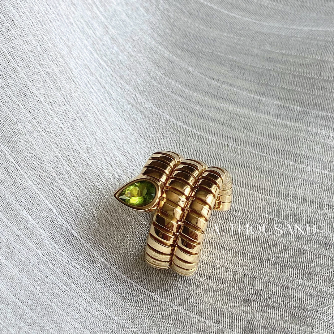 95新 BVLGARI/宝格丽 Tubogas18K金绿橄榄三圈绿色彩宝蛇戒49