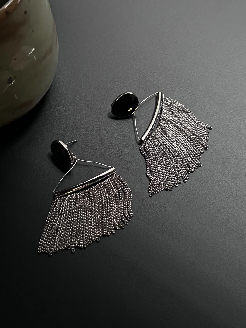 铜合金耳饰 “招牌动作”小众高级流苏925银针耳环